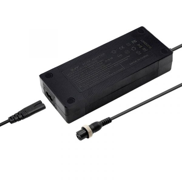 Cargador premium 52v (salida 58,8v) 2A conector Gx16